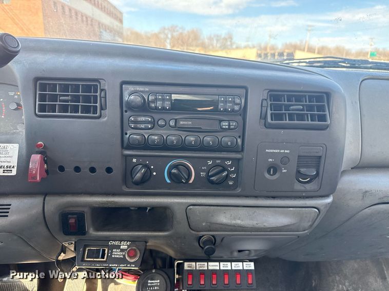 image for item NO9677 2004 Ford F450 Super Duty bucket truck