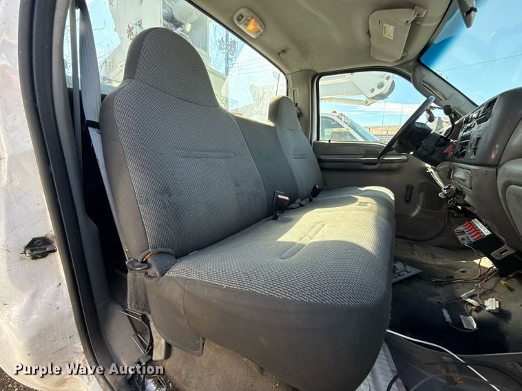 image for item NO9677 2004 Ford F450 Super Duty bucket truck