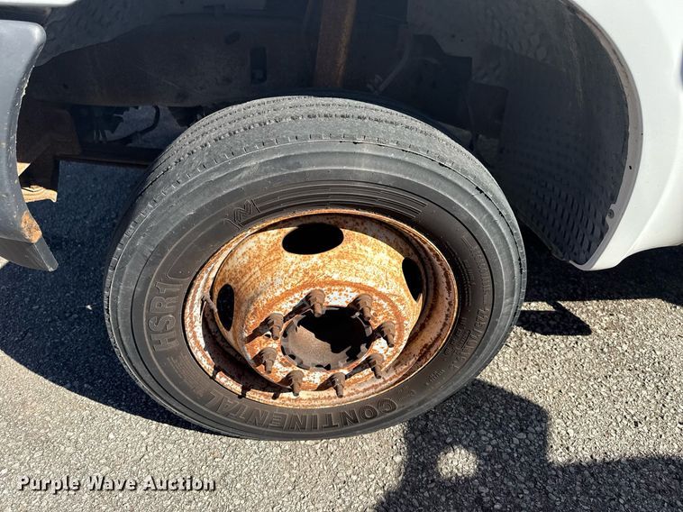 image for item NO9677 2004 Ford F450 Super Duty bucket truck