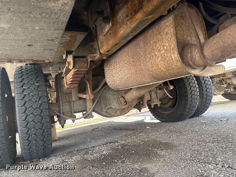 image for item NO9677 2004 Ford F450 Super Duty bucket truck