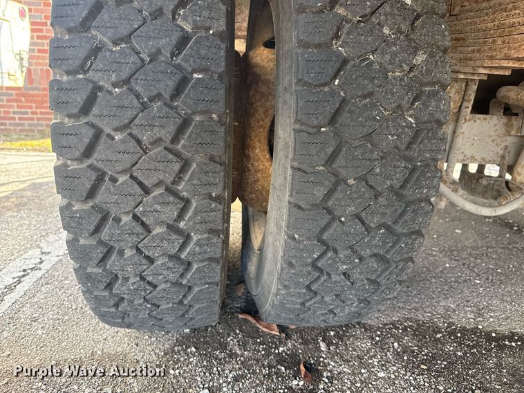 image for item NO9677 2004 Ford F450 Super Duty bucket truck