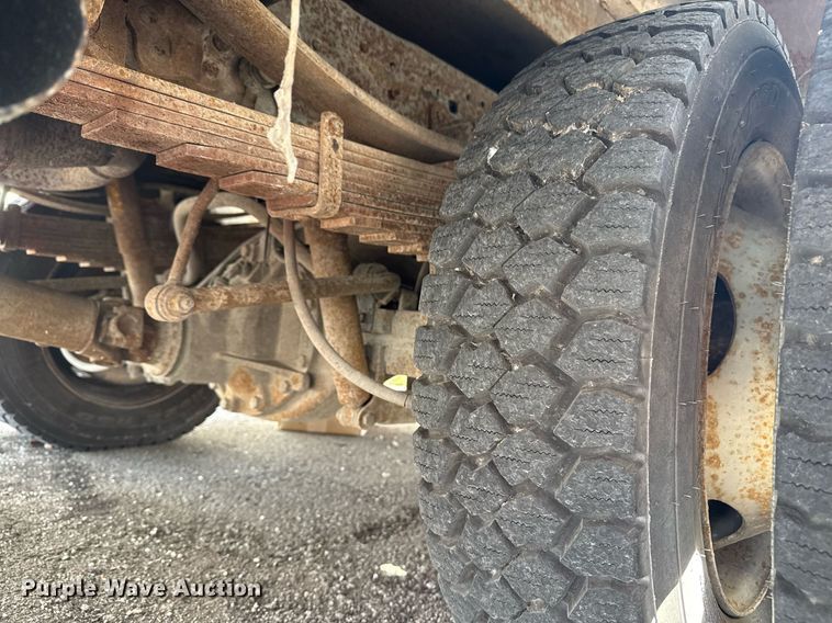 image for item NO9677 2004 Ford F450 Super Duty bucket truck