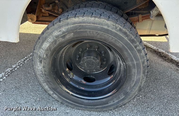 image for item NO9680 2010 Ford F450 Super Duty utility / service truck