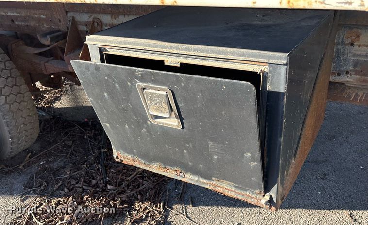 image for item NO9681 2006 Ford F450 Super Duty Crew Cab dump flatbed truck