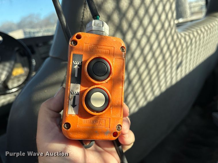 image for item NO9681 2006 Ford F450 Super Duty Crew Cab dump flatbed truck