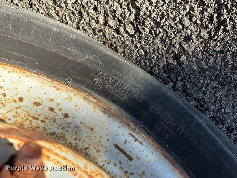 image for item NO9681 2006 Ford F450 Super Duty Crew Cab dump flatbed truck