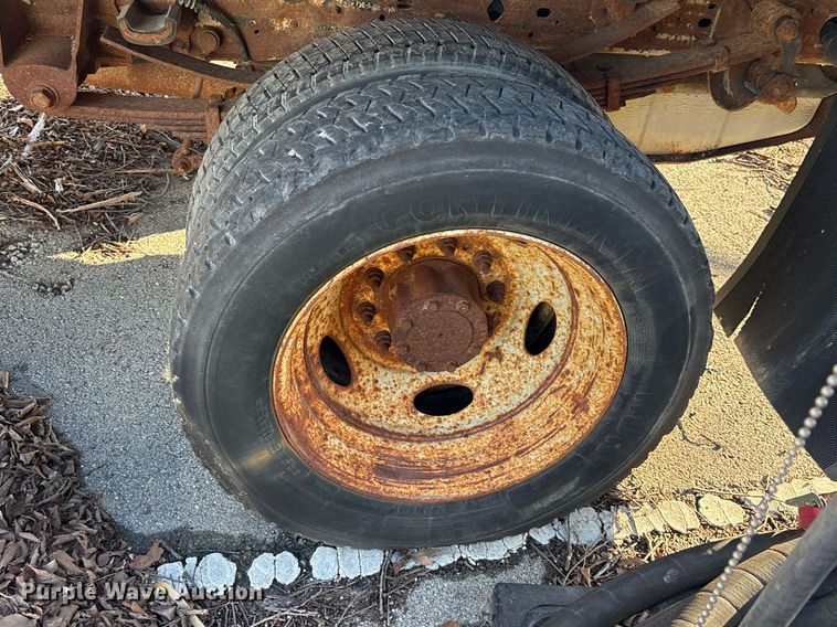 image for item NO9681 2006 Ford F450 Super Duty Crew Cab dump flatbed truck