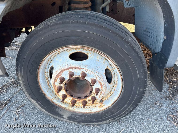 image for item NO9681 2006 Ford F450 Super Duty Crew Cab dump flatbed truck