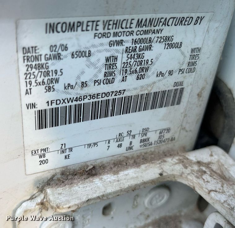 image for item NO9681 2006 Ford F450 Super Duty Crew Cab dump flatbed truck