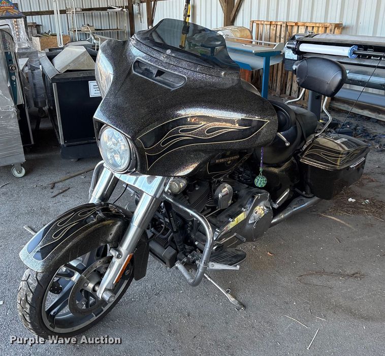 image for item NO9682 2016 Harley Davidson FLHX Street Glide motorcycle