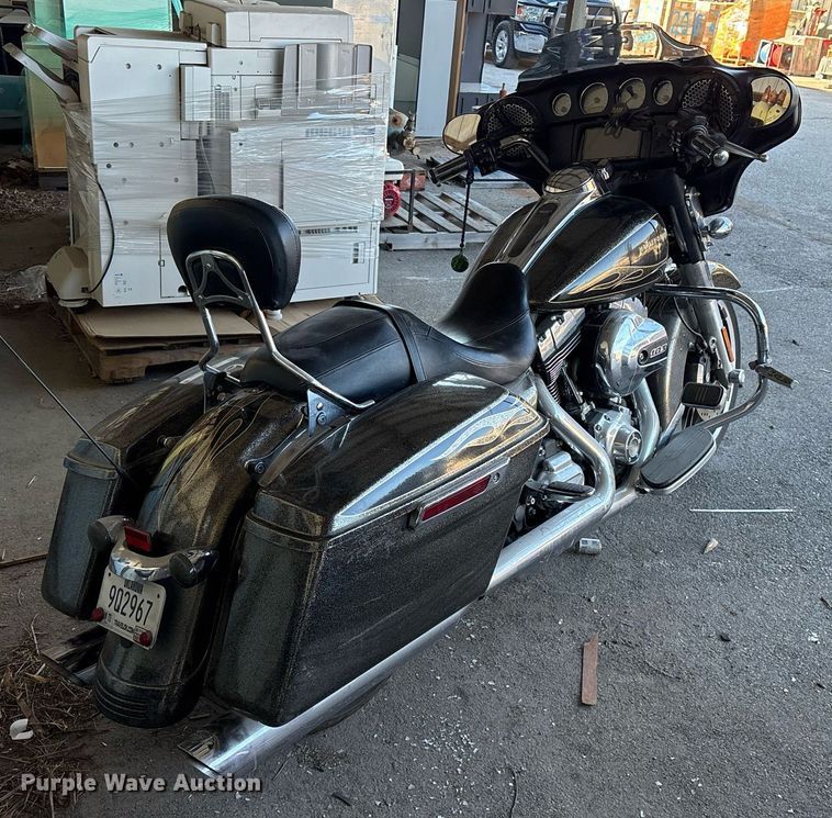 image for item NO9682 2016 Harley Davidson FLHX Street Glide motorcycle