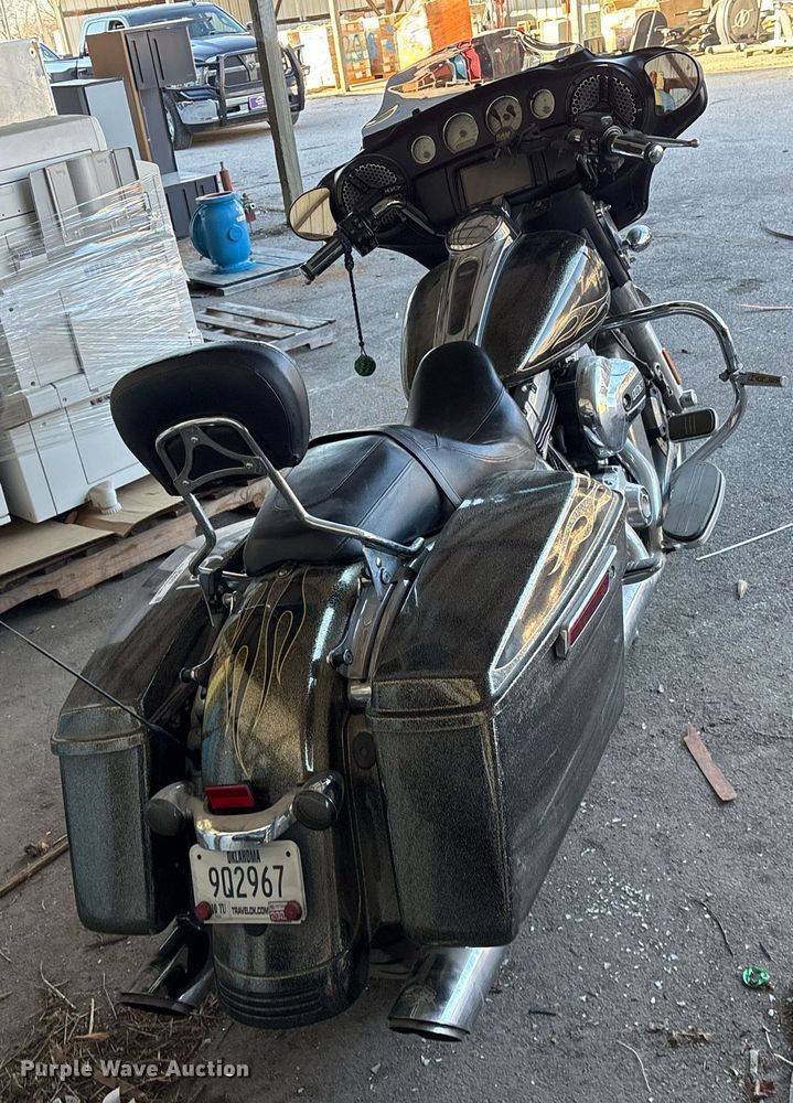 image for item NO9682 2016 Harley Davidson FLHX Street Glide motorcycle