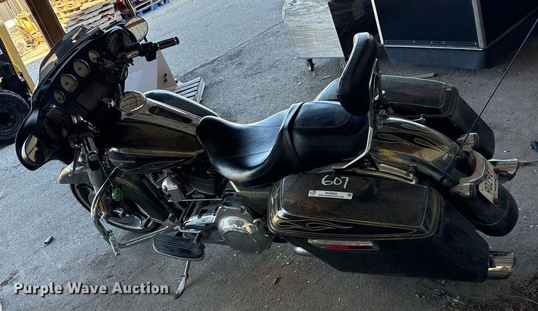 image for item NO9682 2016 Harley Davidson FLHX Street Glide motorcycle