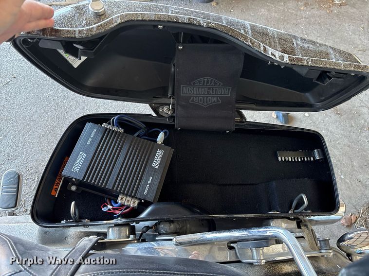 image for item NO9682 2016 Harley Davidson FLHX Street Glide motorcycle