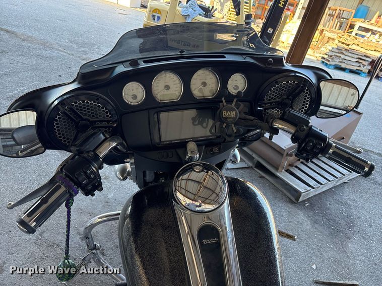 image for item NO9682 2016 Harley Davidson FLHX Street Glide motorcycle