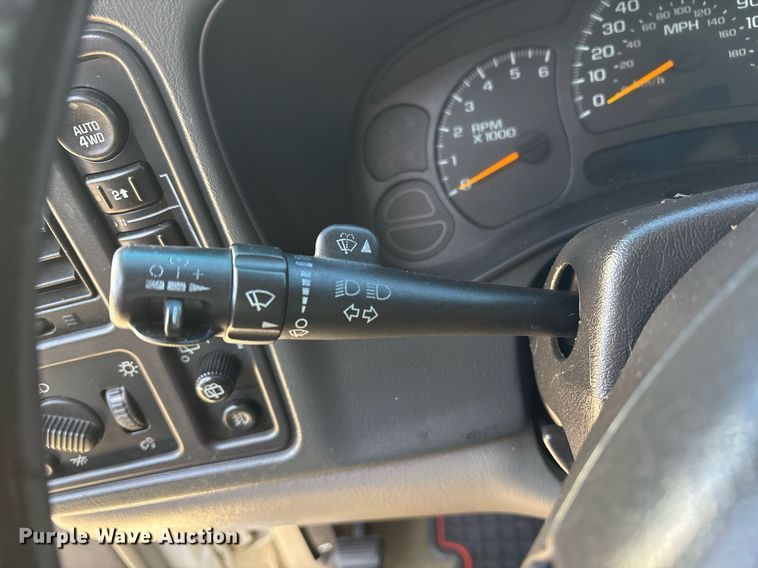 image for item NO9684 2004 Chevrolet Tahoe SUV