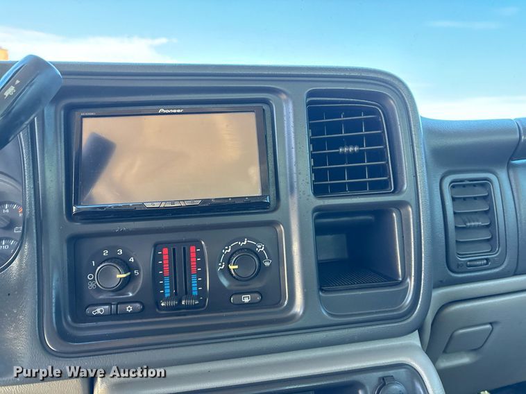 image for item NO9684 2004 Chevrolet Tahoe SUV