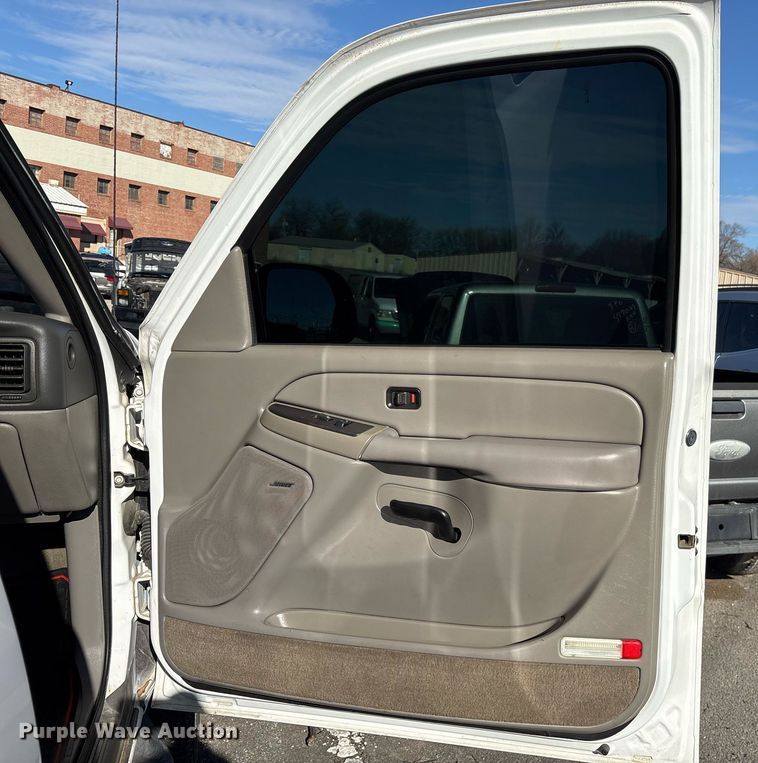 image for item NO9684 2004 Chevrolet Tahoe SUV