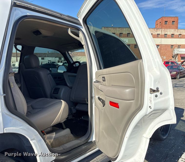 image for item NO9684 2004 Chevrolet Tahoe SUV