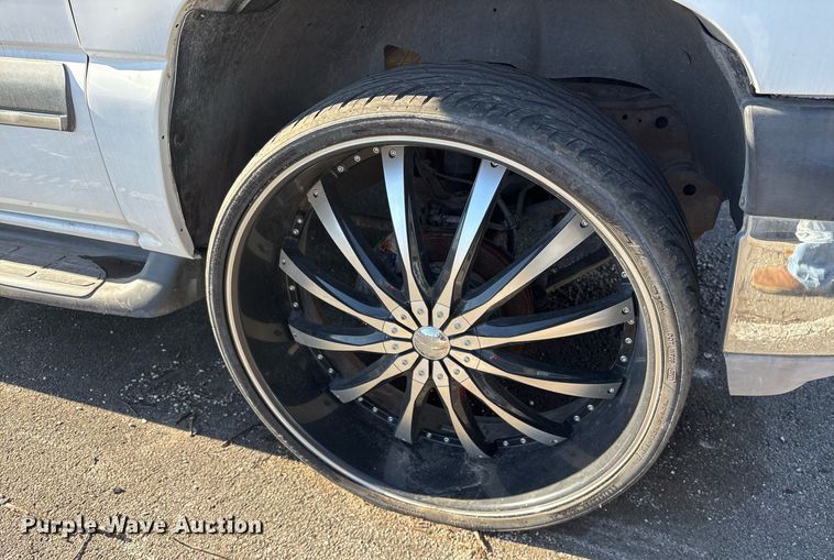 image for item NO9684 2004 Chevrolet Tahoe SUV