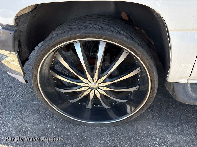 image for item NO9684 2004 Chevrolet Tahoe SUV