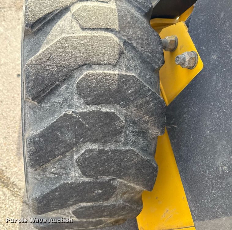 image for item NO9691 New Holland L175 skid steer loader