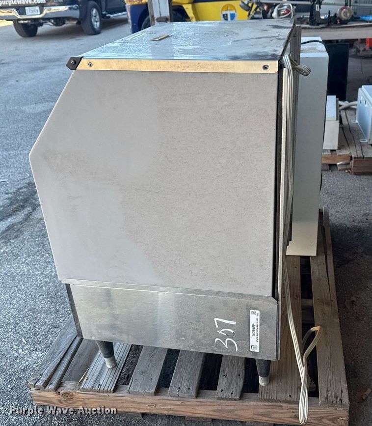 image for item NO9699 (2) ice machines