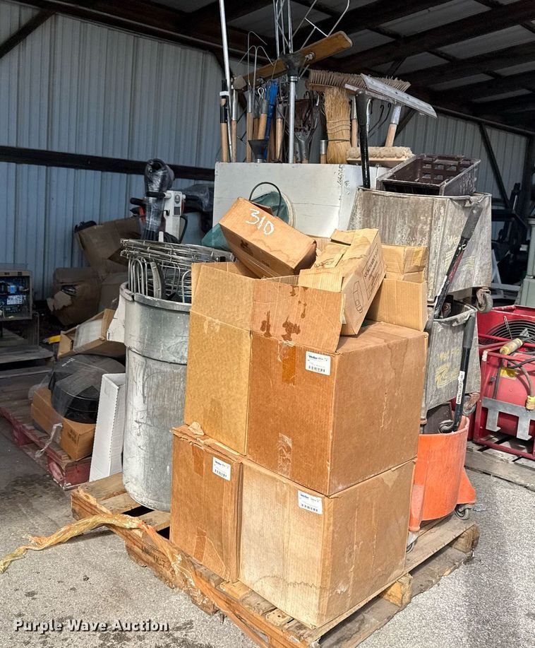 image for item NO9702 Cleaning equipment