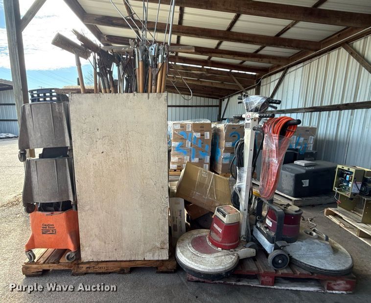 image for item NO9702 Cleaning equipment