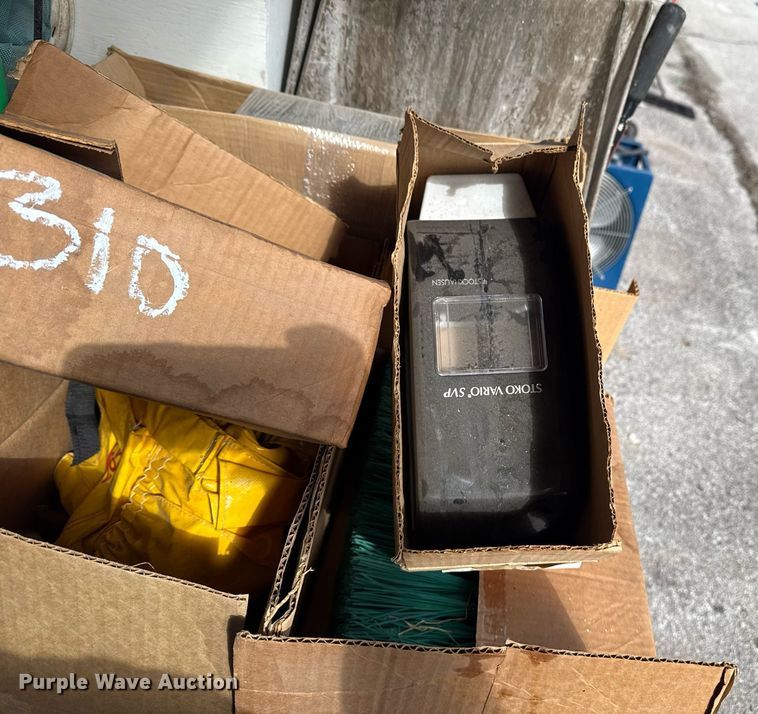 image for item NO9702 Cleaning equipment