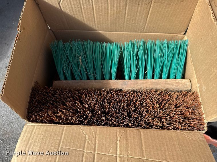 image for item NO9702 Cleaning equipment