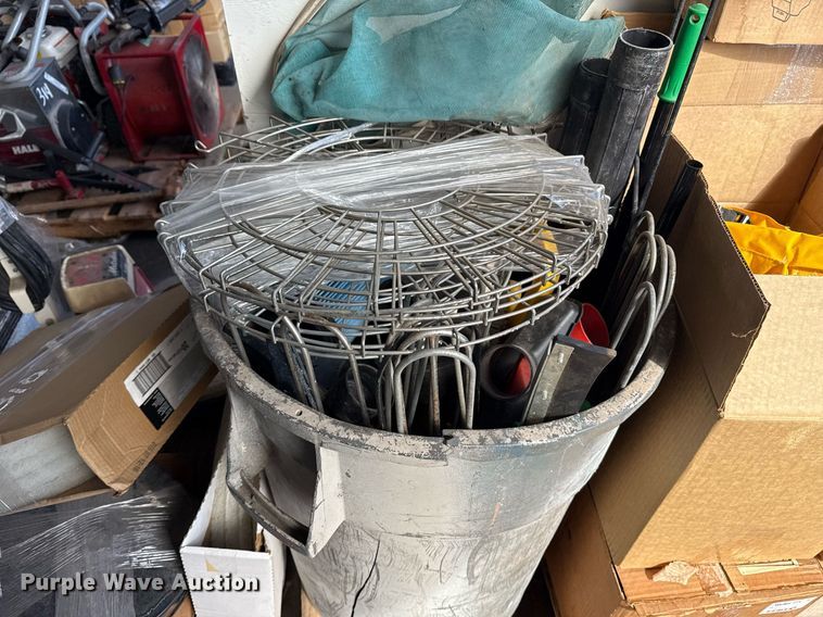 image for item NO9702 Cleaning equipment