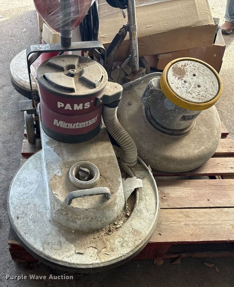 image for item NO9702 Cleaning equipment