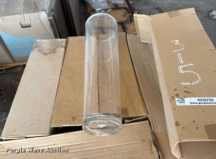 image for item NO9706 Approximately 18 Poland vases