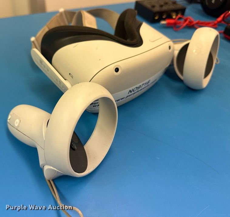 image for item NO9716 Oculus Meta Quest KW49CW VR headset