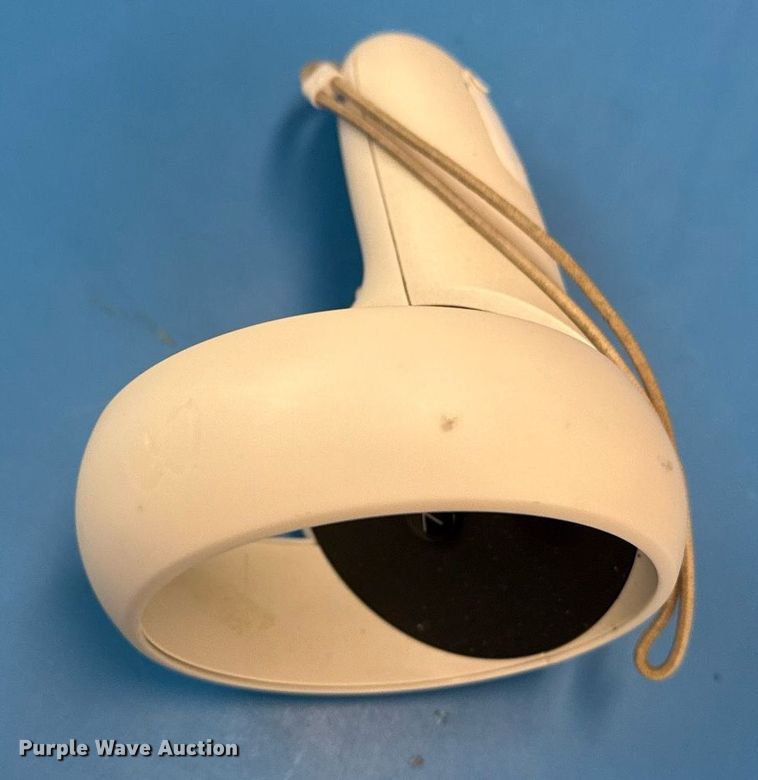 image for item NO9716 Oculus Meta Quest KW49CW VR headset