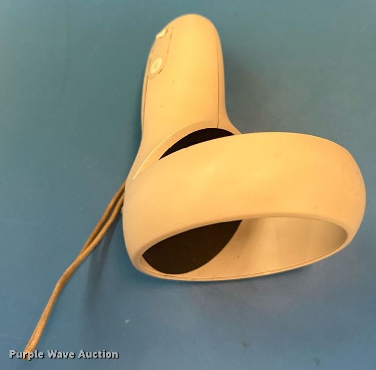 image for item NO9716 Oculus Meta Quest KW49CW VR headset