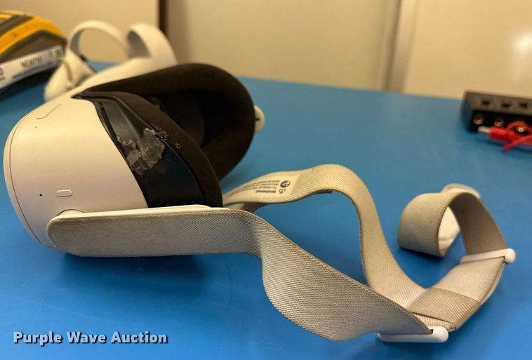 image for item NO9716 Oculus Meta Quest KW49CW VR headset