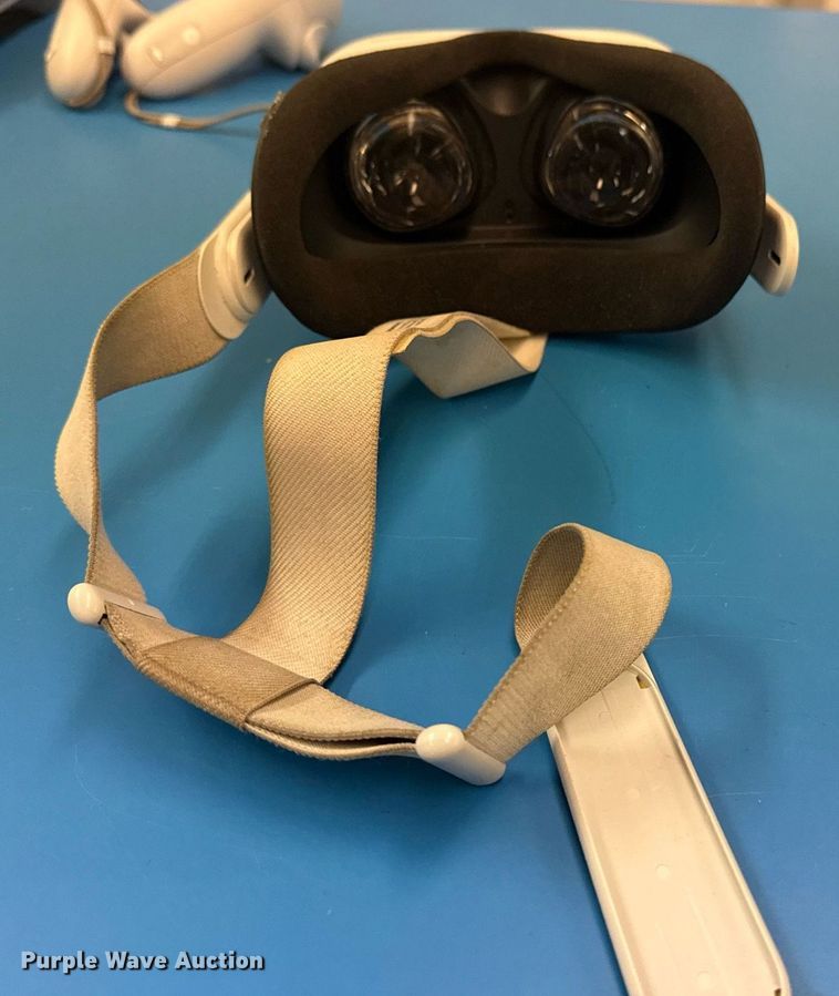 image for item NO9716 Oculus Meta Quest KW49CW VR headset