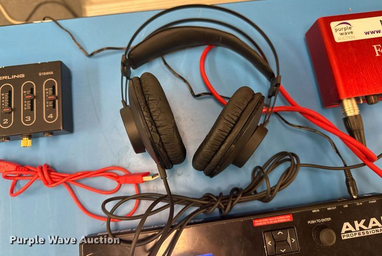 image for item NO9717 Electronics