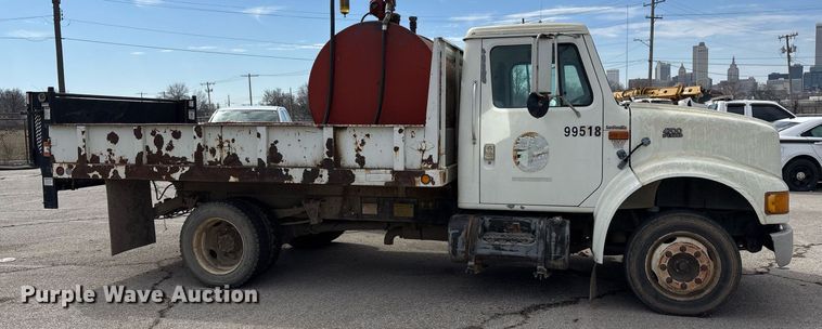 image for item NO9720 1999 International 4700 flatbed truck