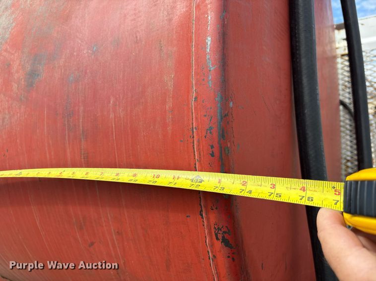 image for item NO9720 1999 International 4700 flatbed truck