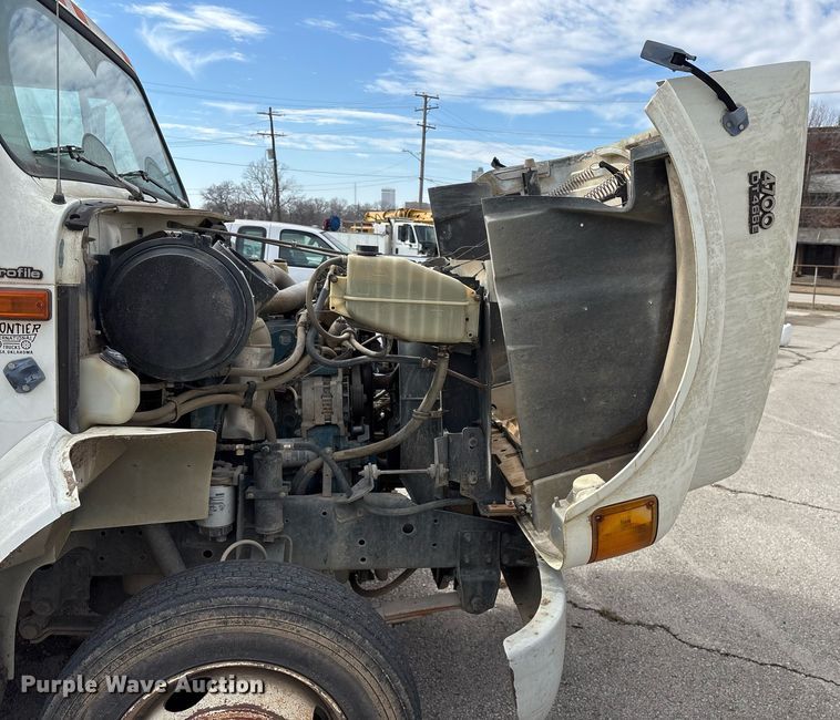 image for item NO9720 1999 International 4700 flatbed truck