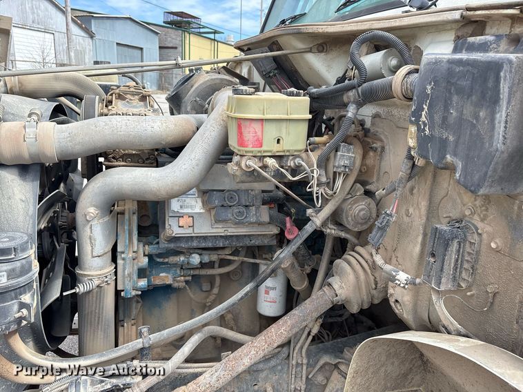 image for item NO9720 1999 International 4700 flatbed truck