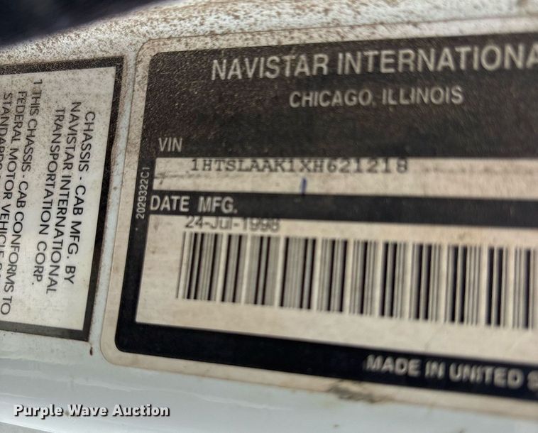 image for item NO9720 1999 International 4700 flatbed truck