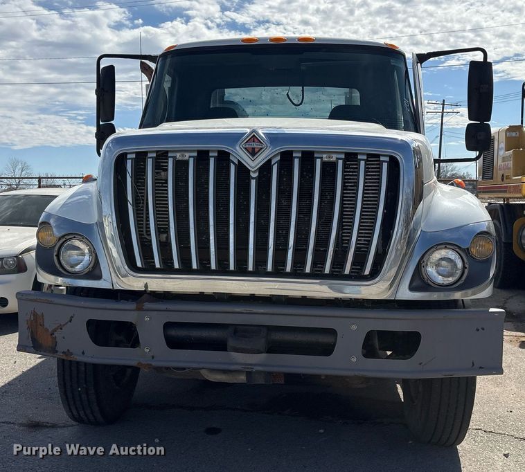 image for item NO9721 2010 International 7400 utility / service truck