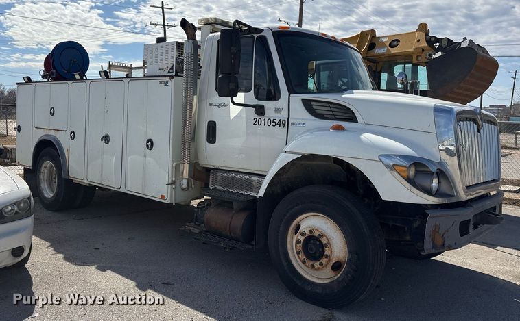 image for item NO9721 2010 International 7400 utility / service truck