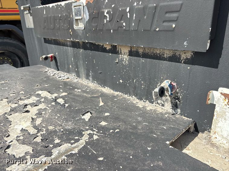 image for item NO9721 2010 International 7400 utility / service truck