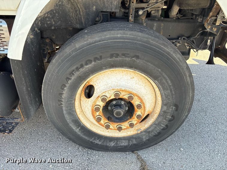 image for item NO9721 2010 International 7400 utility / service truck