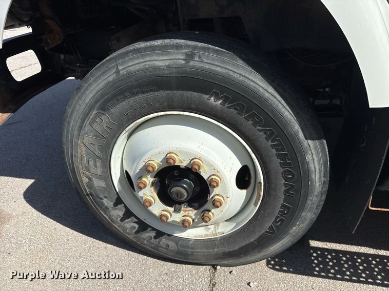 image for item NO9721 2010 International 7400 utility / service truck